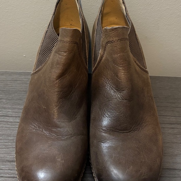 Earth Leather Wedge Booties‎ in Catrmount Brown Size 10B - Picture 2 of 8